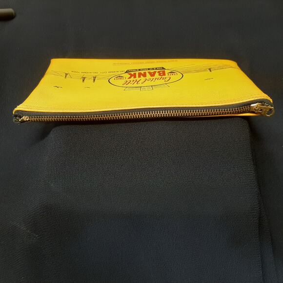 VTG Capital Hill State Bank & Trust Zippered Security Bank Money Deposit Bag - Picture 4 of 8